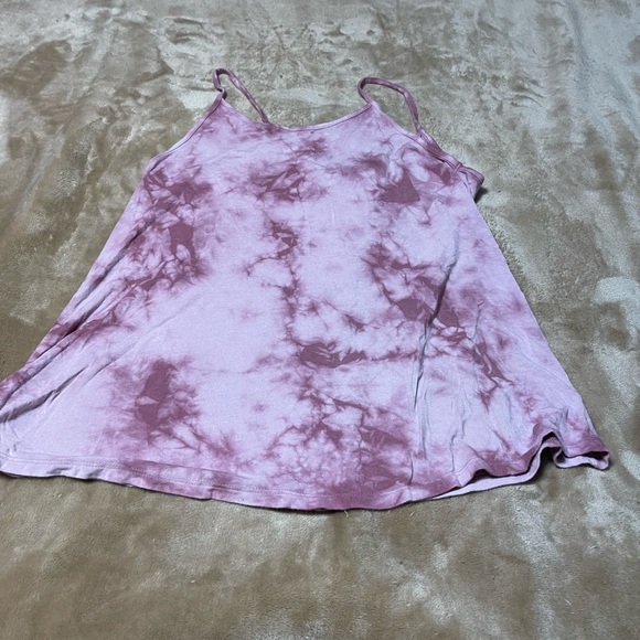 Cute tank top - Picture 2 of 3